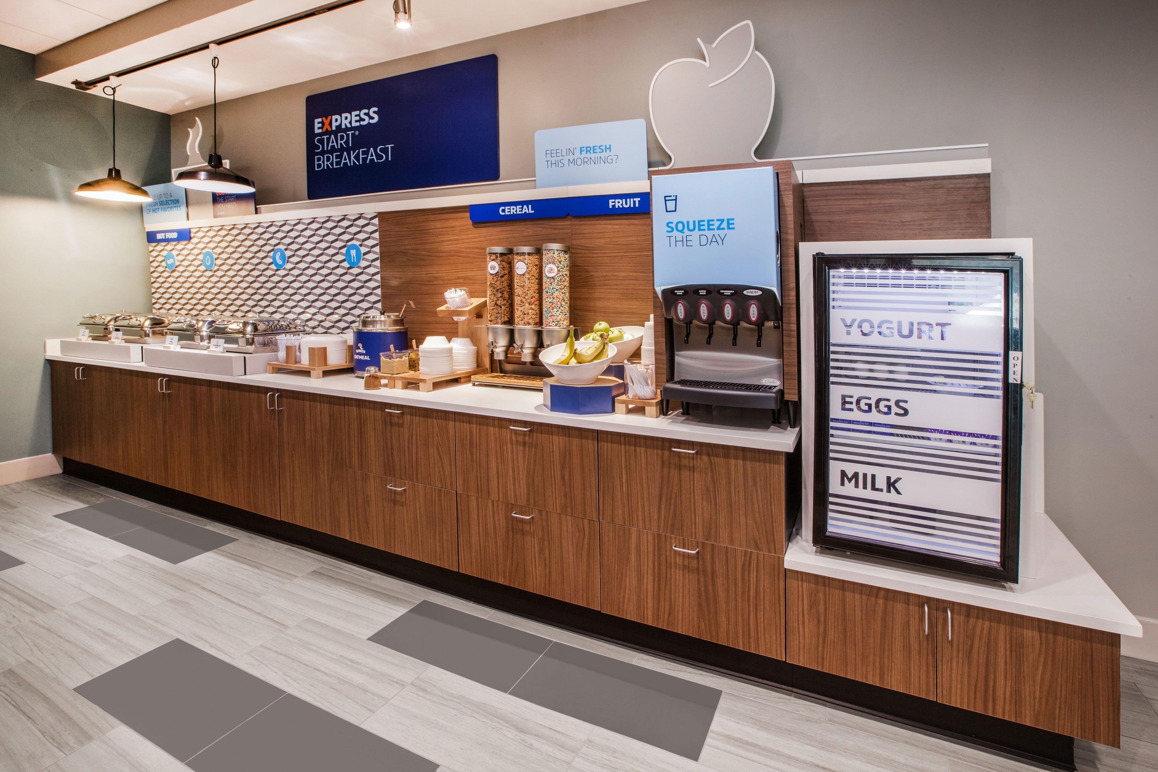Holiday Inn Express & Suites - Brighton By Ihg Exteriör bild
