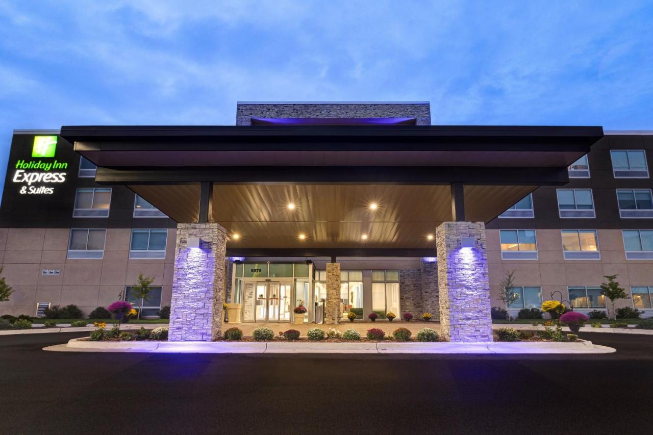 Holiday Inn Express & Suites - Brighton By Ihg Exteriör bild