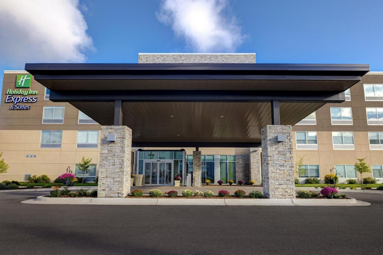 Holiday Inn Express & Suites - Brighton By Ihg Exteriör bild