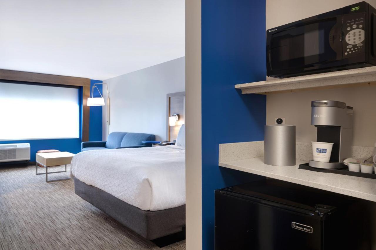 Holiday Inn Express & Suites - Brighton By Ihg Exteriör bild