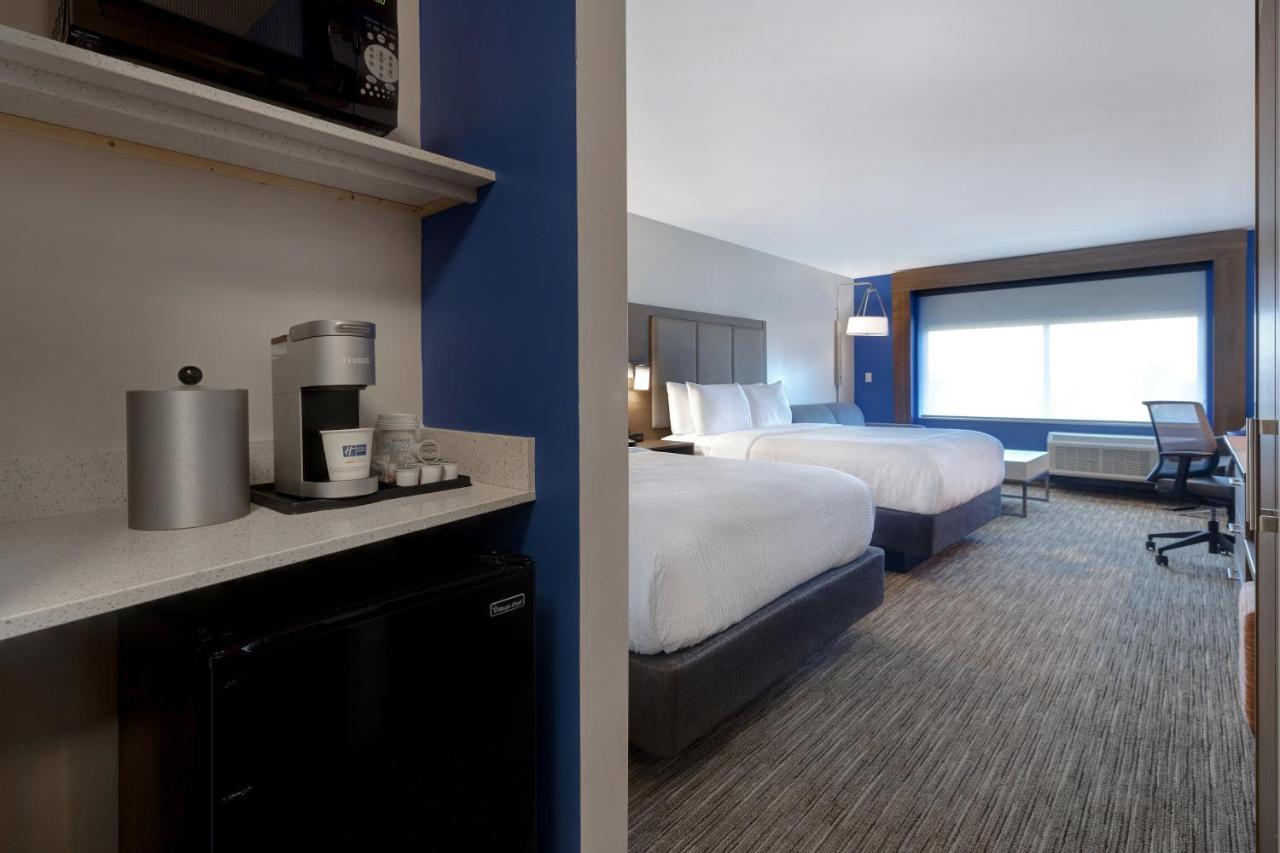 Holiday Inn Express & Suites - Brighton By Ihg Exteriör bild