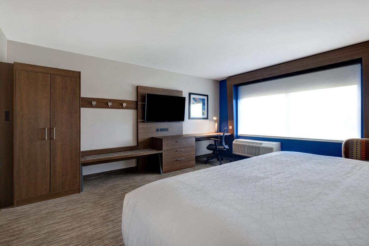 Holiday Inn Express & Suites - Brighton By Ihg Exteriör bild