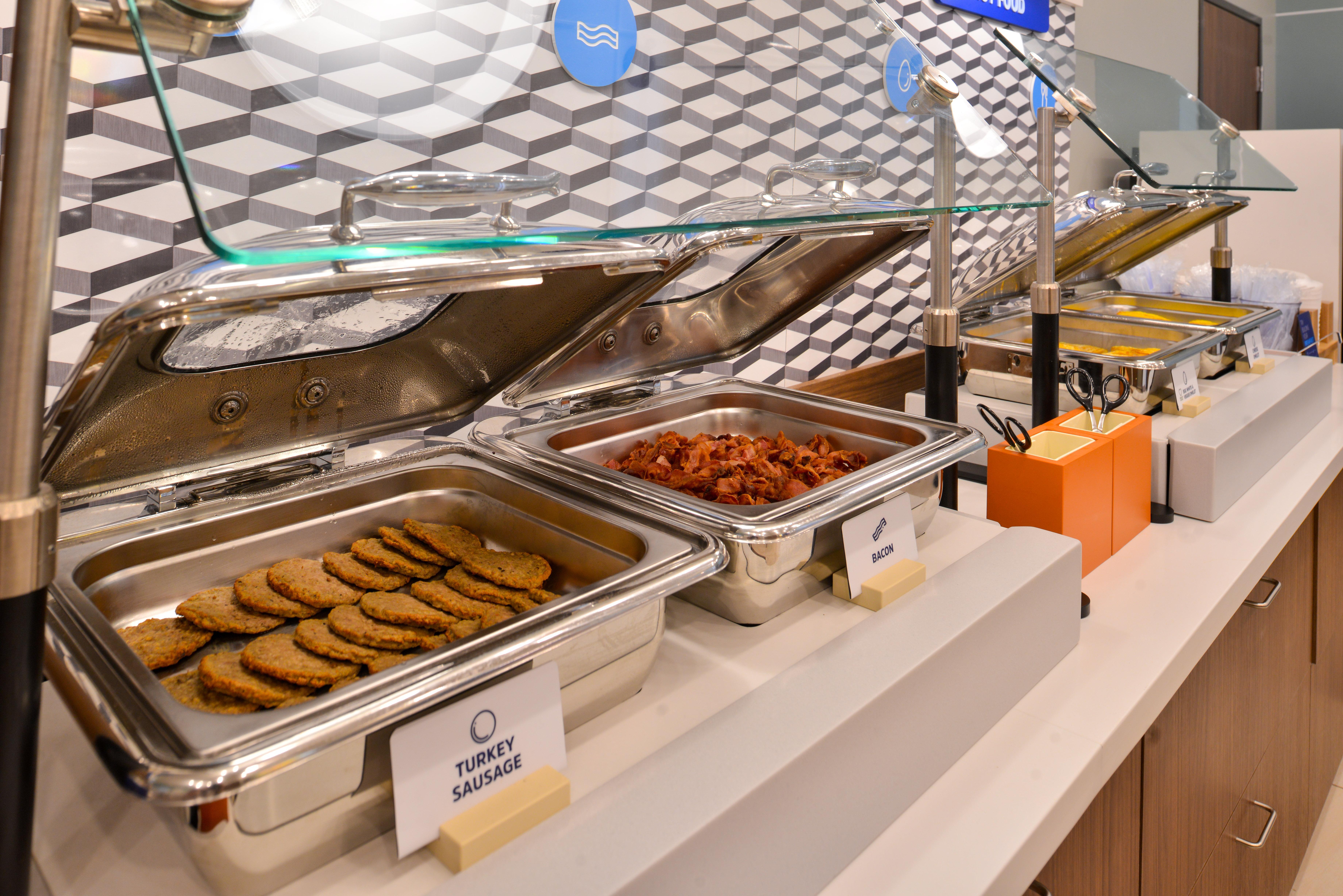 Holiday Inn Express & Suites - Brighton By Ihg Exteriör bild